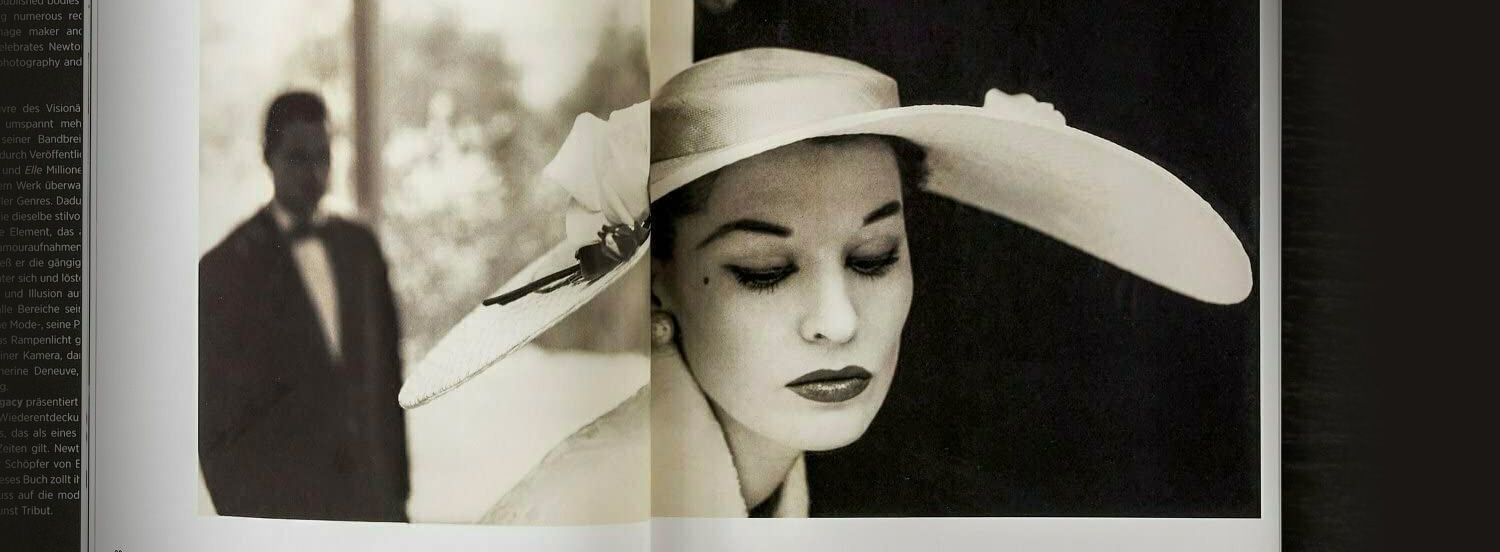 Immagine tratta dal libro "Helmut Newton. Legacy. di Philippe Garner, Matthias Harder, Taschen, 2023"