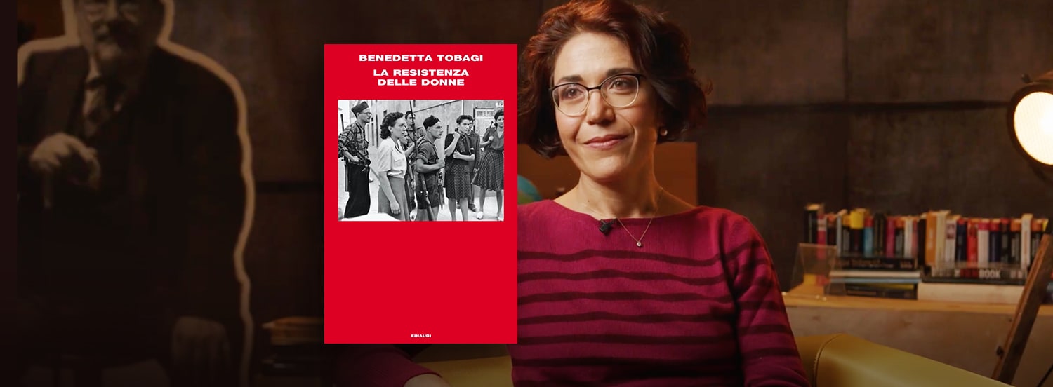 La sigla delle interviste "Il profumo delle pagine" è cantata da Laura Salvi - compositore Marco Zoppi