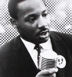 Immagine tratta dal libro "«I have a dream». L'autobiografia del profeta dell'uguaglianza Condividi di Martin Luther King, Mondadori, 2017"