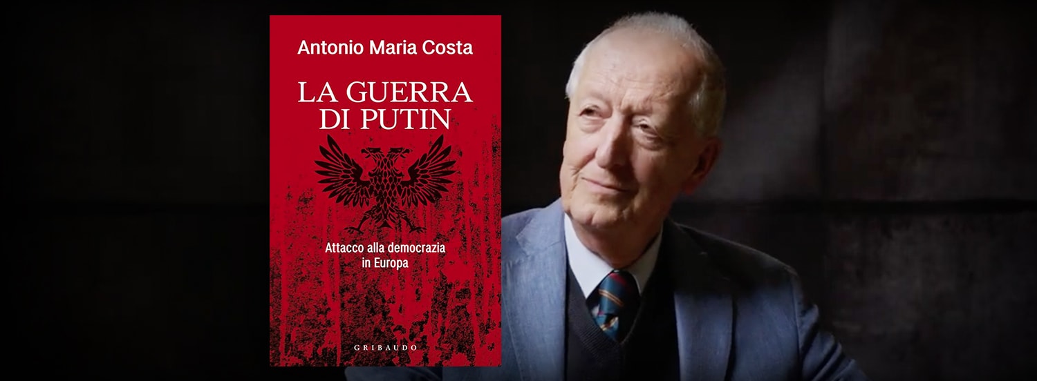 La sigla delle interviste "Il profumo delle pagine" è cantata da Laura Salvi - compositore Marco Zoppi
